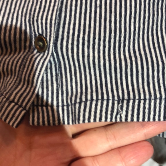 Medium that fits like a large - Picture 5 of 5